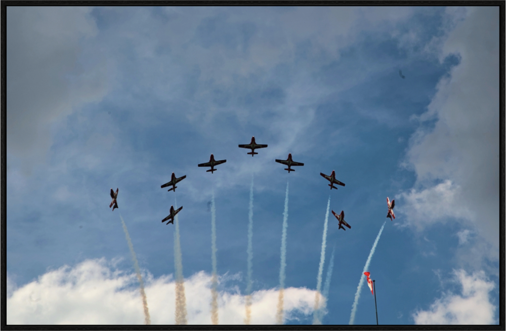 Main image Formation Flying Canada Day