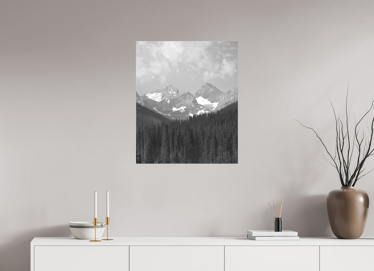 60 x 72.2 cm, B&W Baseline, No Frame, Rails. The Fist